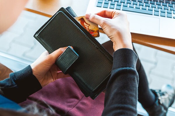 Dịch vụ đáo thẻ tín dụng Standar Chartered giá rẻtại Biên Hòa